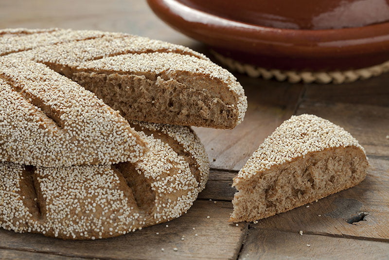 وصفات صحية لإعداد الخبز في البيت بالشوفان والقمح الكامل